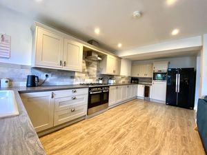 Kitchen/Diner/Living Area- click for photo gallery